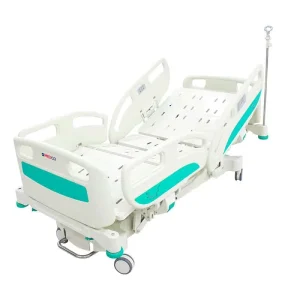 Vista frontal de cama eléctrica MC-301 en ambiente clínico